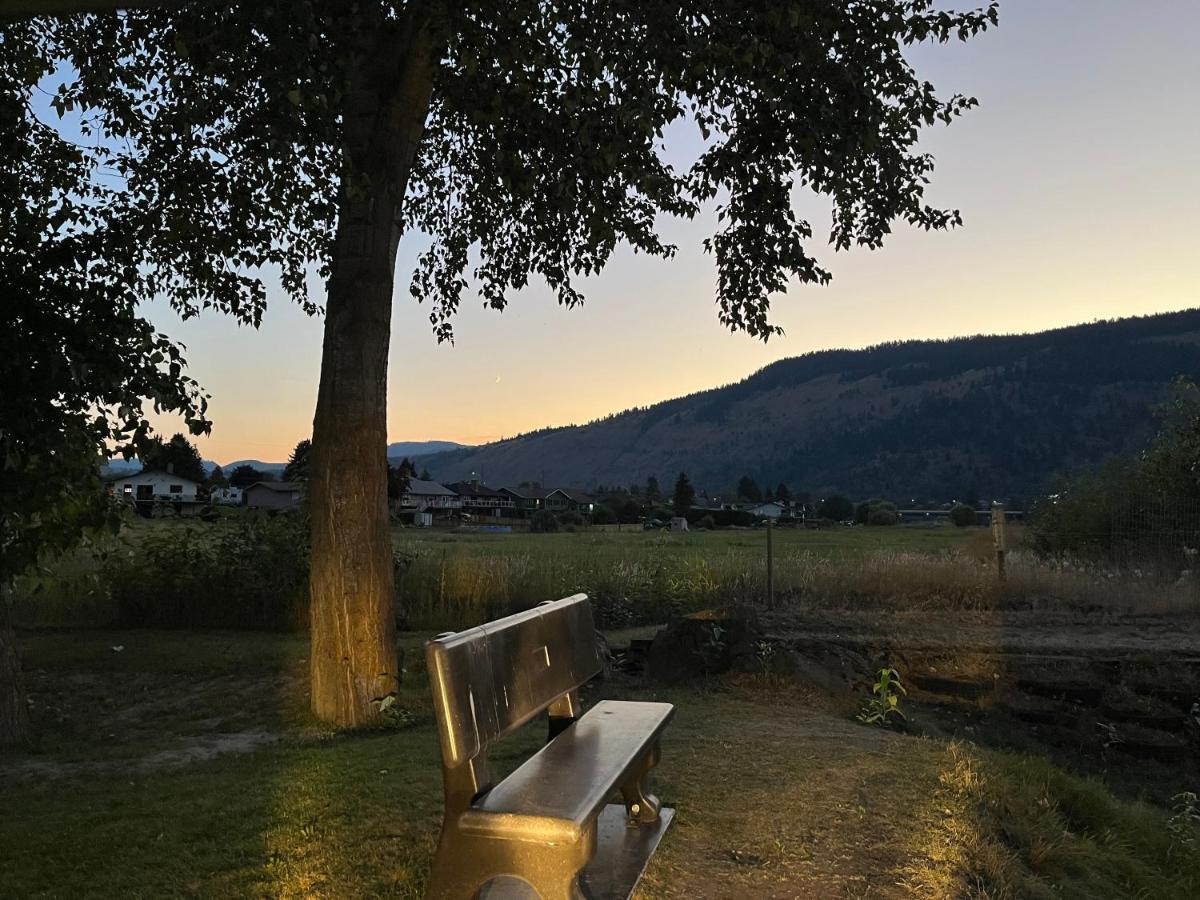 Sunny Shuswap B&B Chase 외부 사진